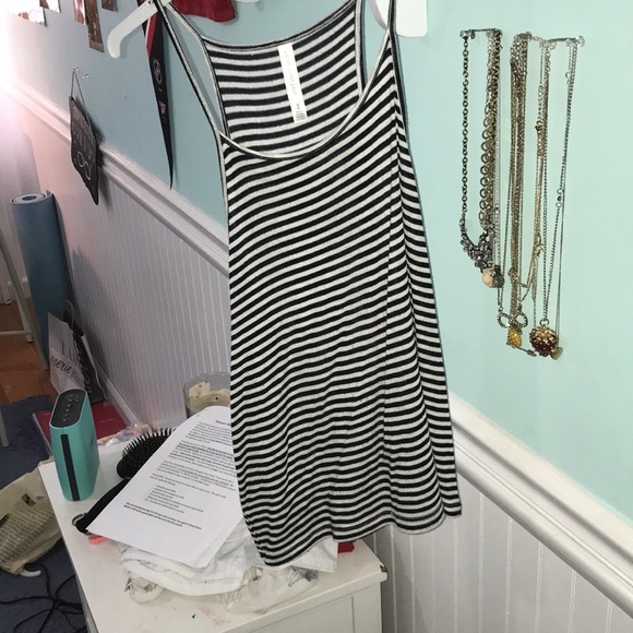 Aeropostale black and white halter to size medium - Picture 1 of 3